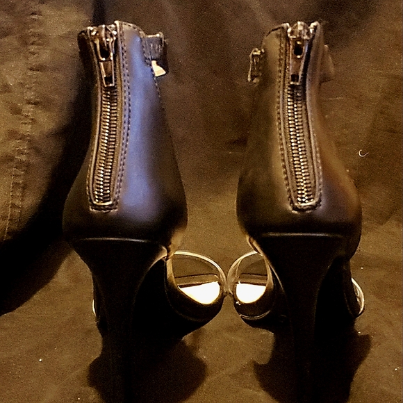 NWOT EUC Invisible Ankle Strap Dress Heels Summer Heel Open Toe Sandal - Picture 10 of 16